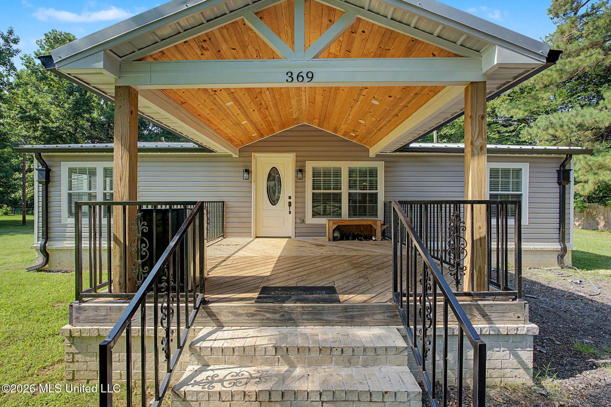 369 Meadow View Circle