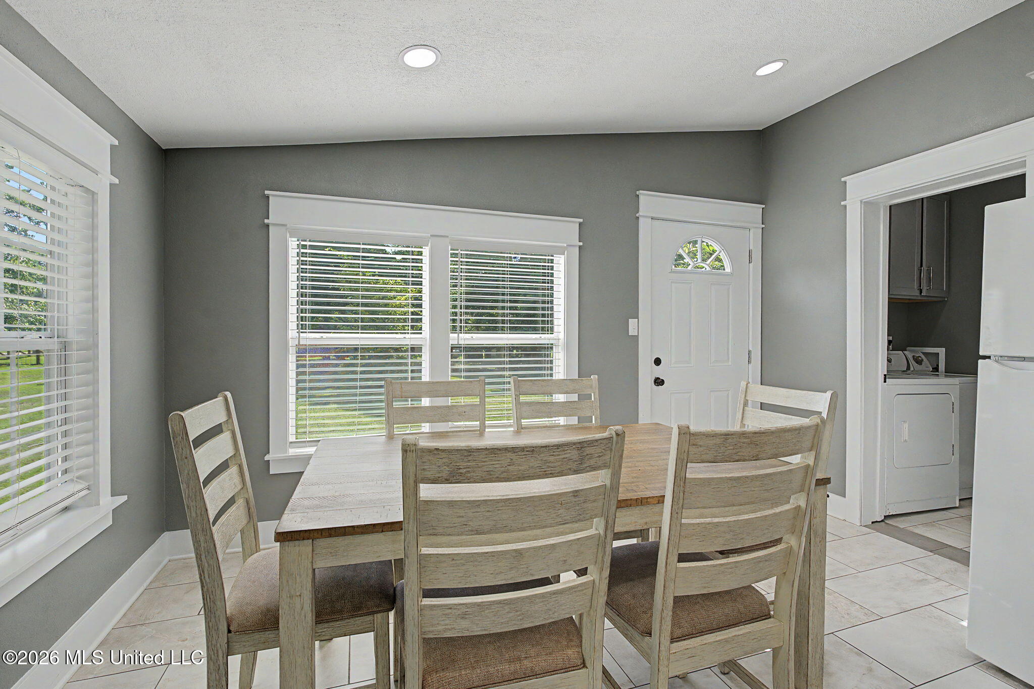 369 Meadow View Circle
