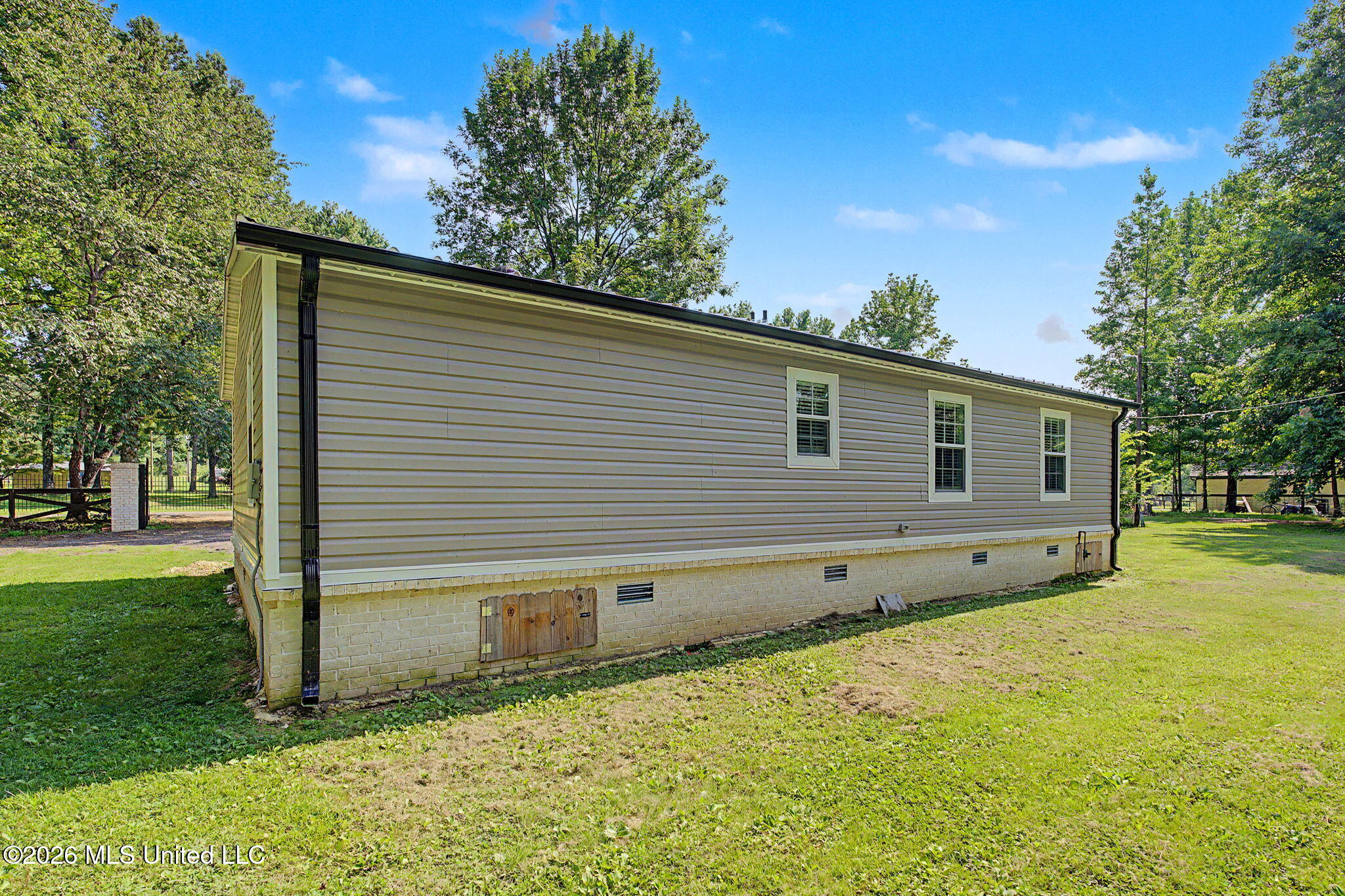 369 Meadow View Circle