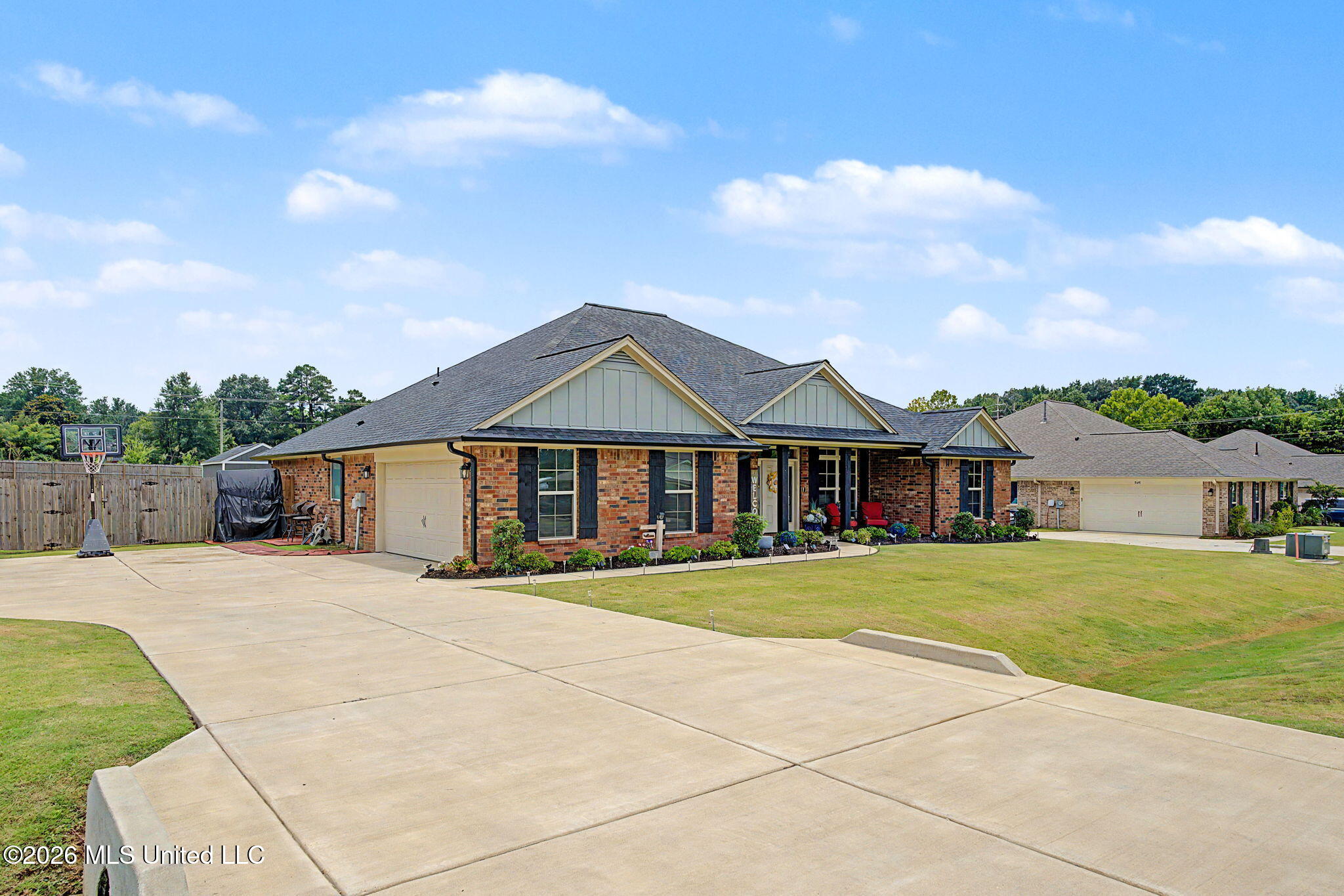 5933 Grove Lane