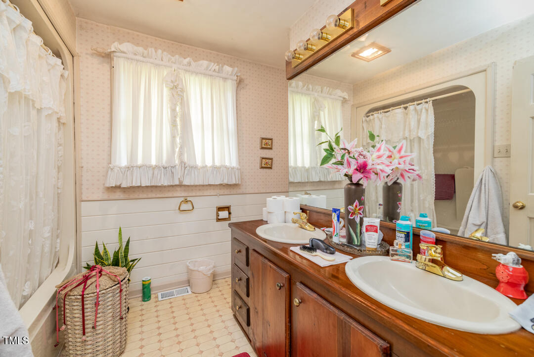 54 Hickory Circle