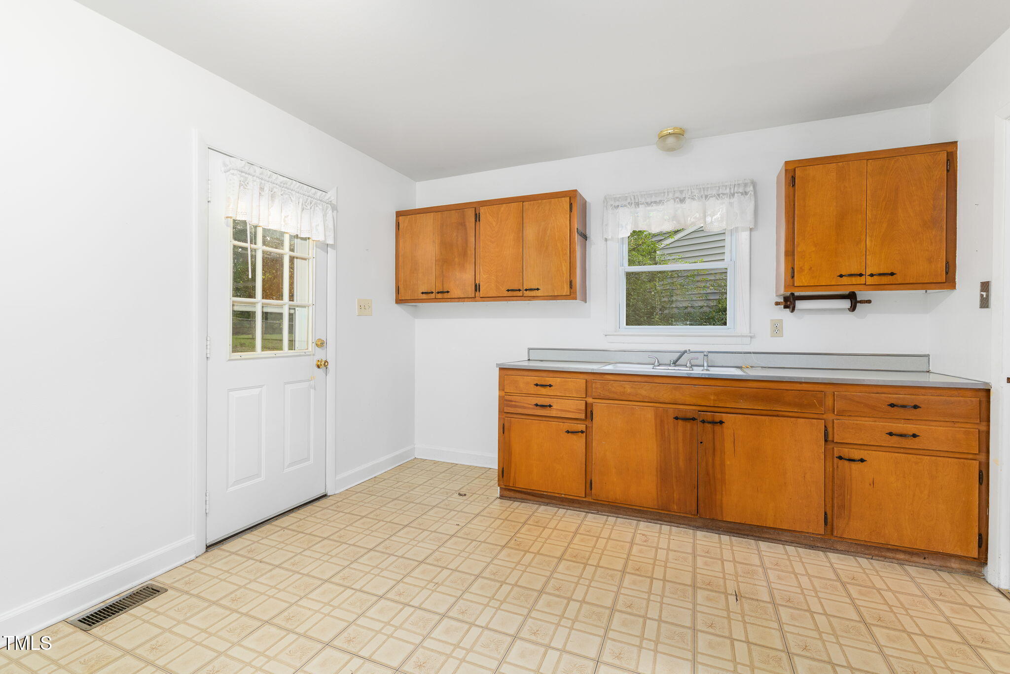 2015 Walnut Street