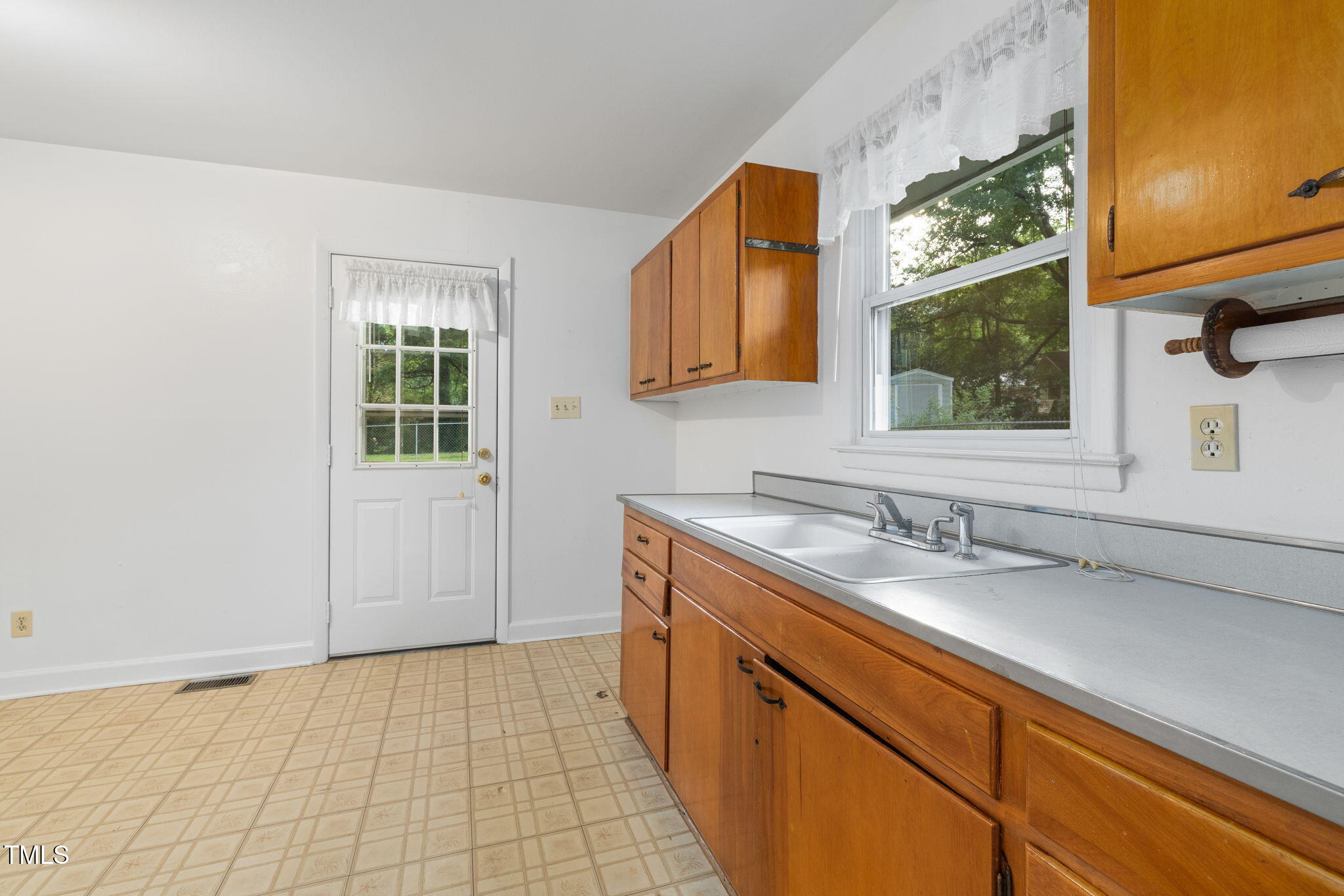 2015 Walnut Street