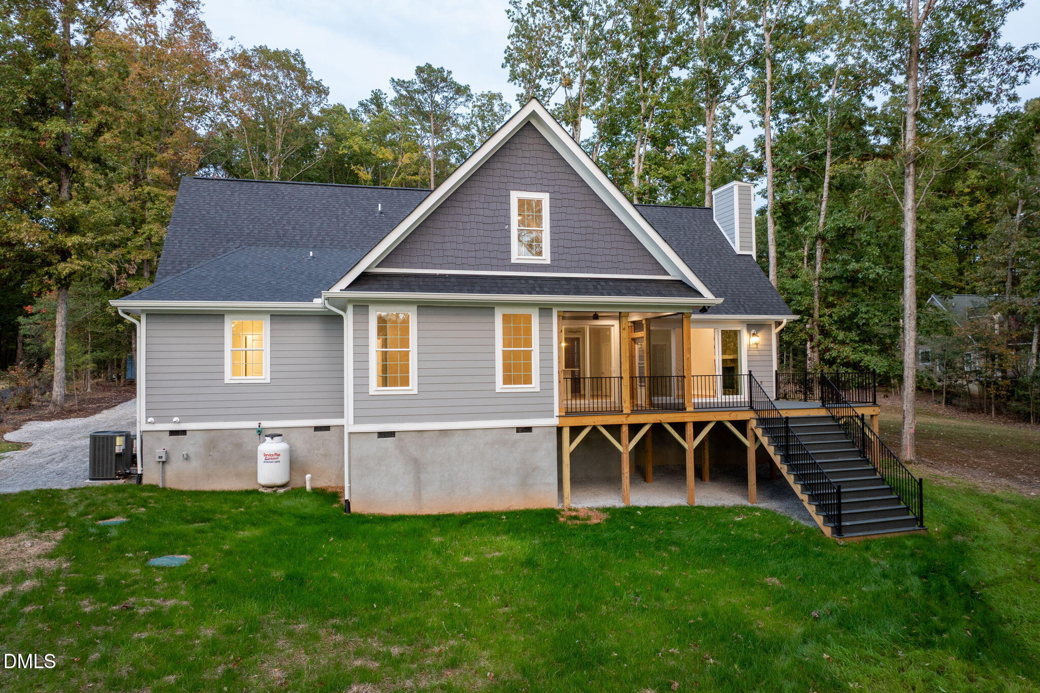 225 Roanoke Bend