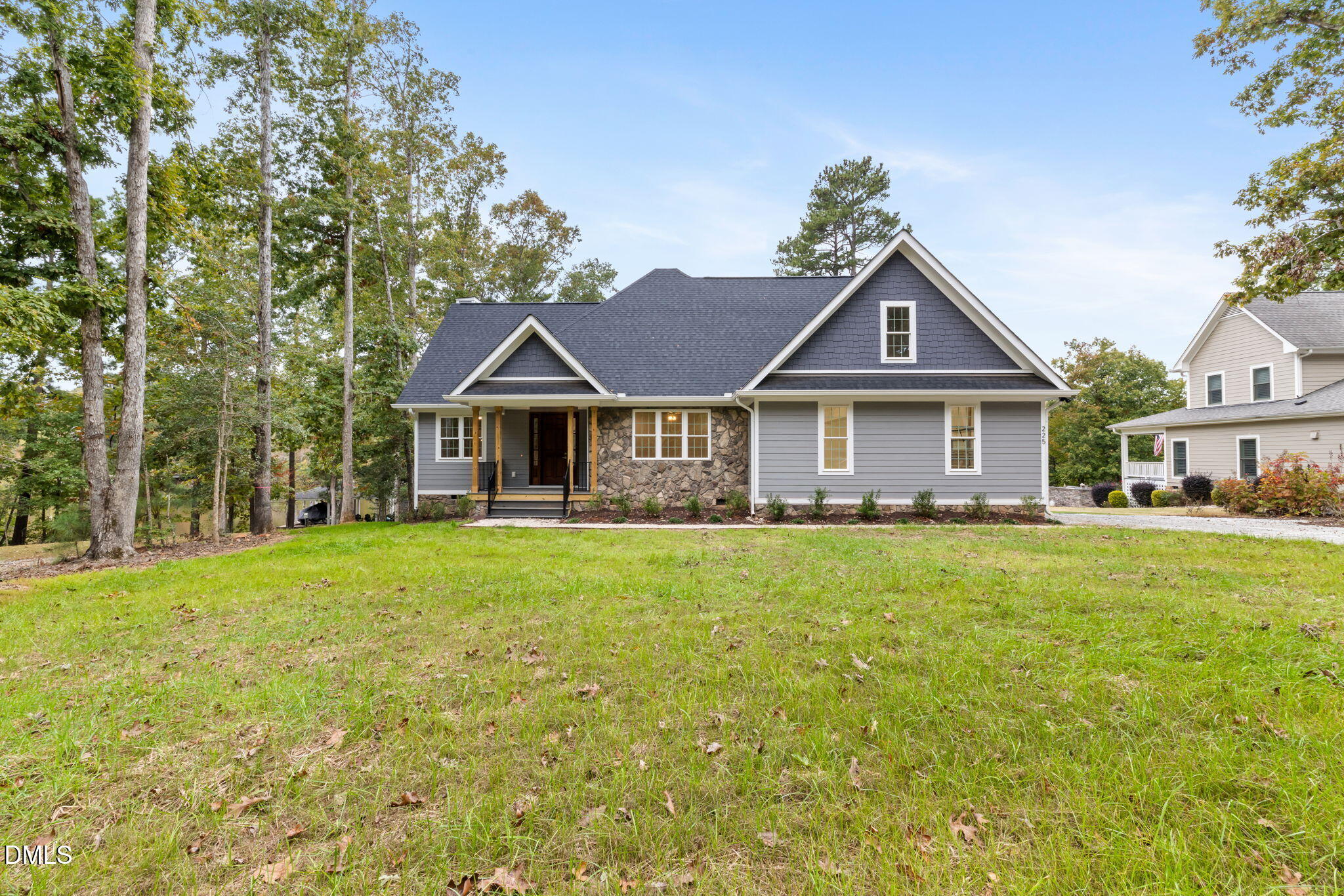 225 Roanoke Bend