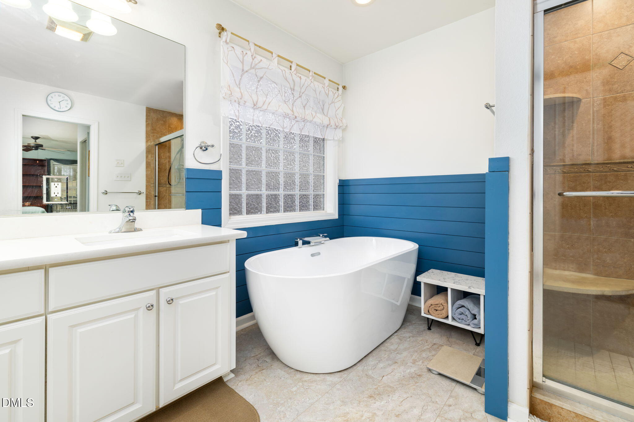 845 Lees Point Drive