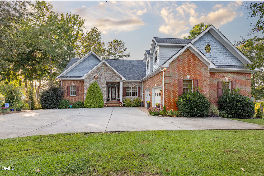 54 Stonecrop Circle