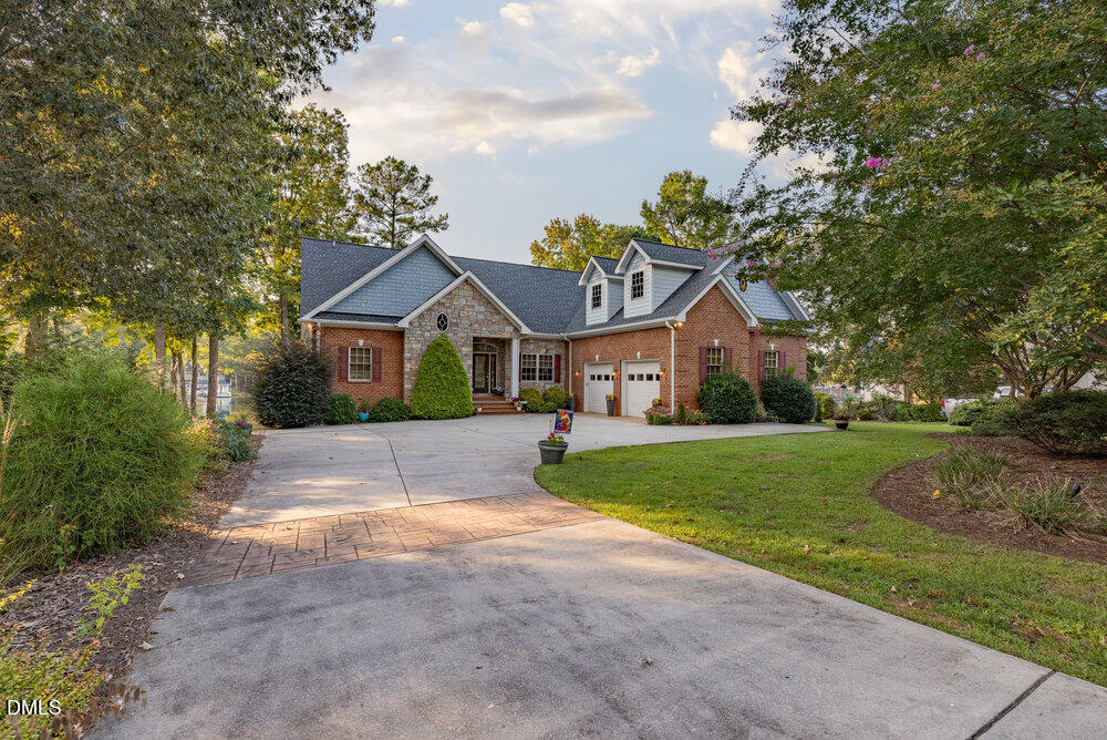 54 Stonecrop Circle