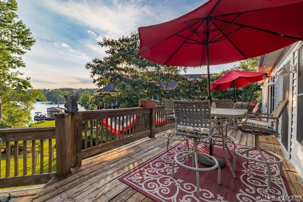 111 Sunset Circle