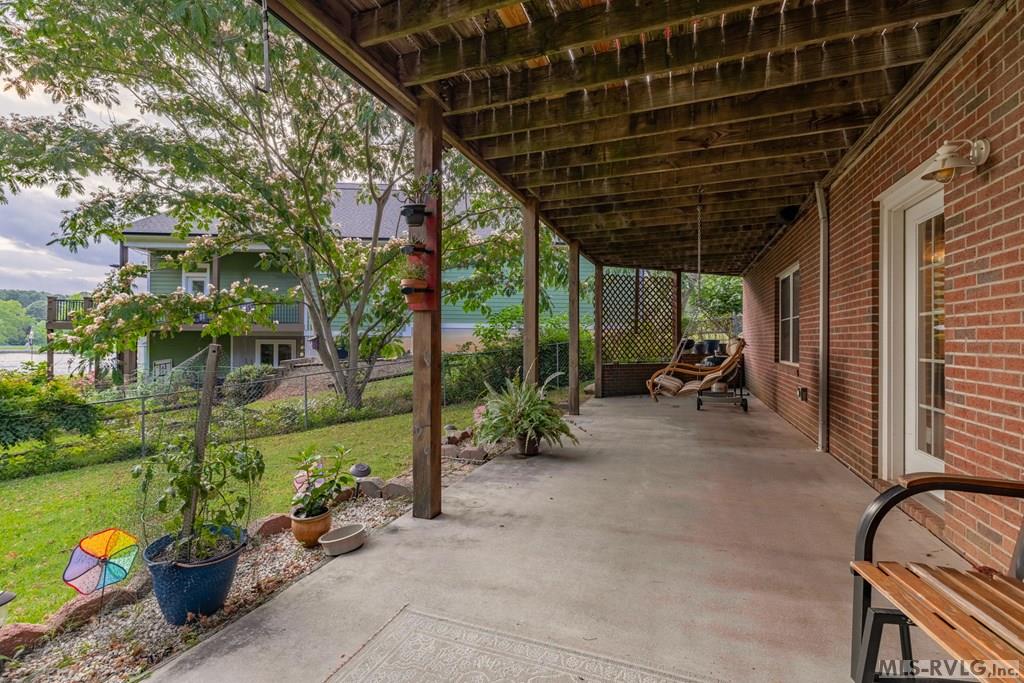 111 Sunset Circle