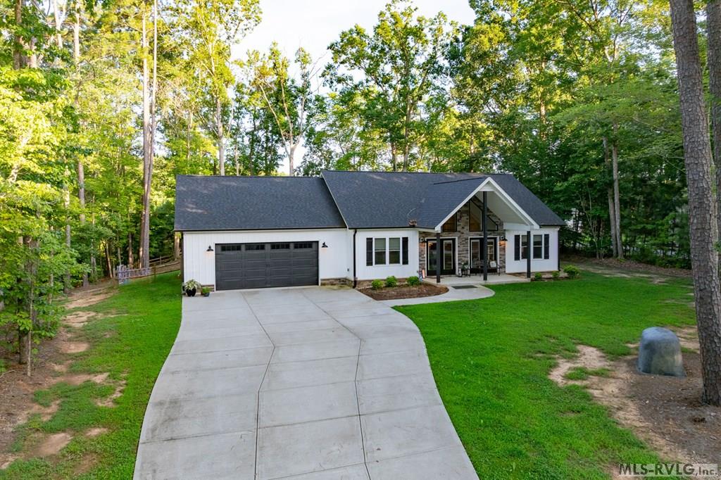 212 River Forest Dr