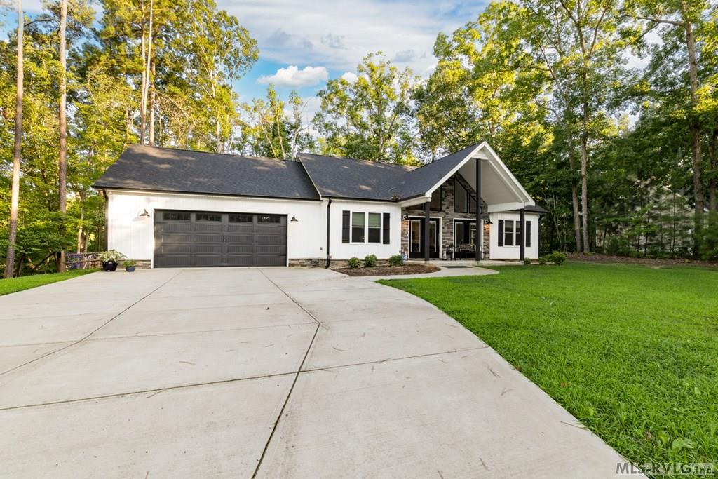 212 River Forest Dr