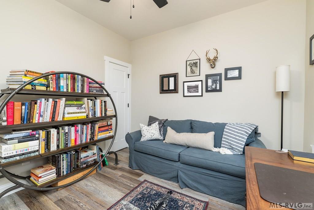 212 River Forest Dr
