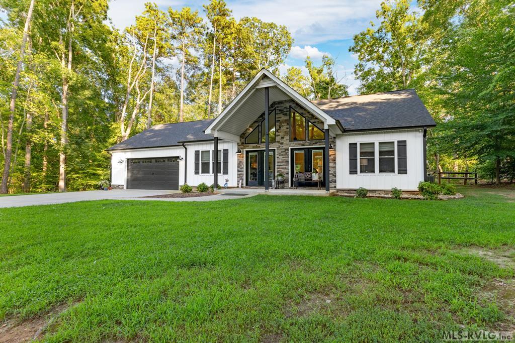 212 River Forest Dr