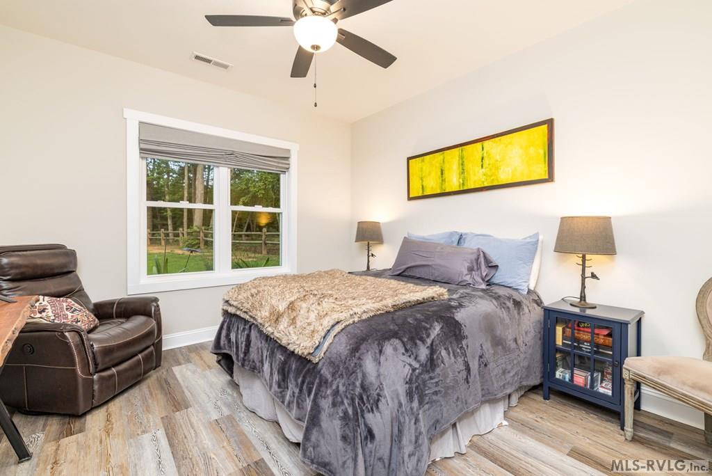 212 River Forest Dr