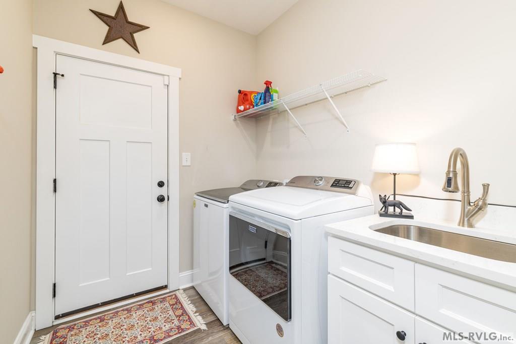 212 River Forest Dr