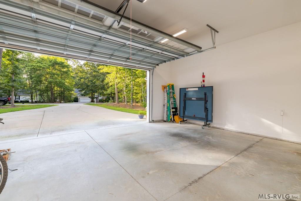 212 River Forest Dr