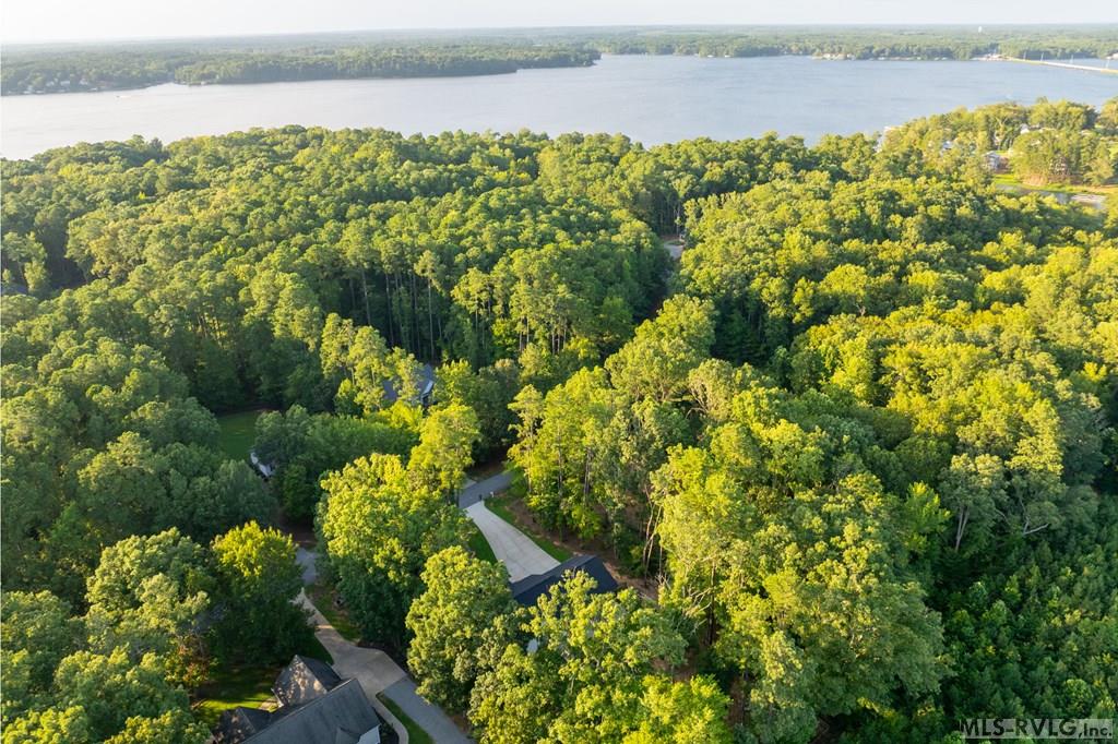 212 River Forest Dr