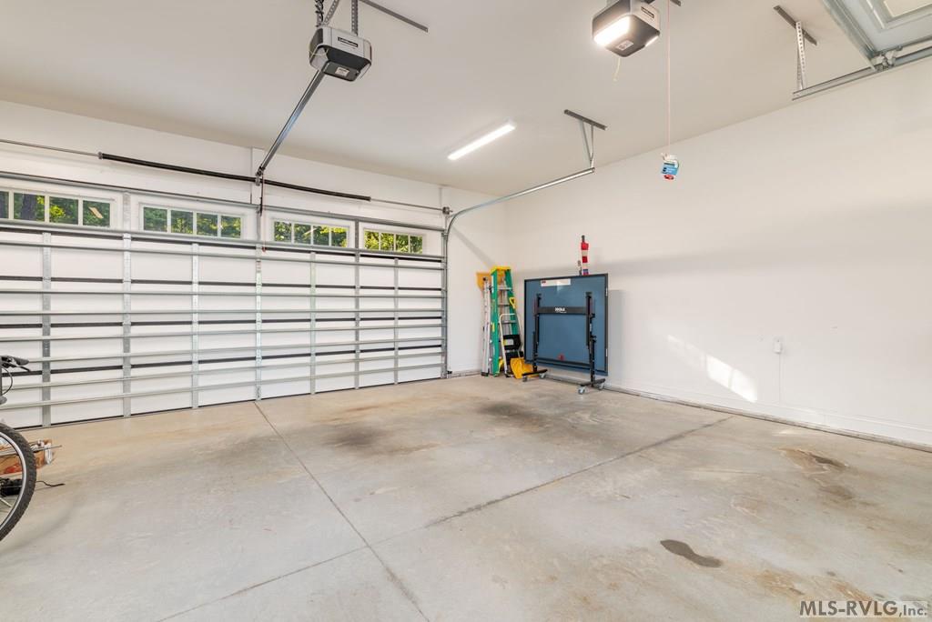 212 River Forest Dr