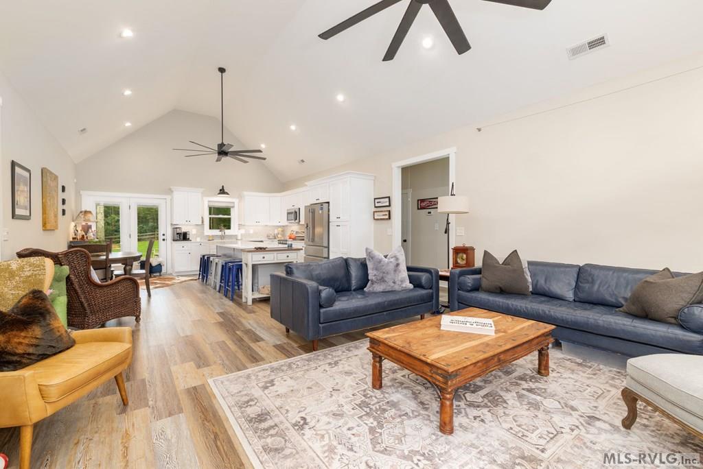 212 River Forest Dr