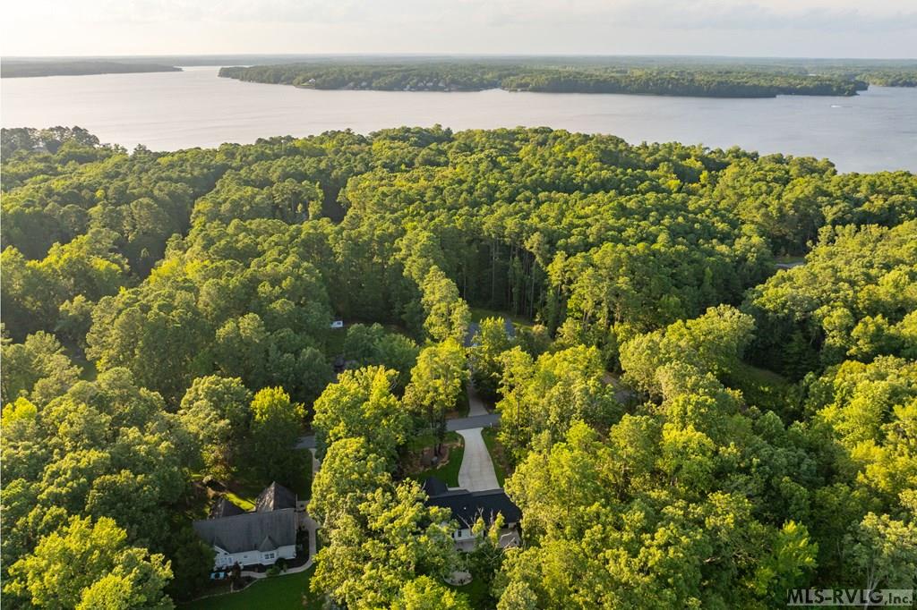 212 River Forest Dr