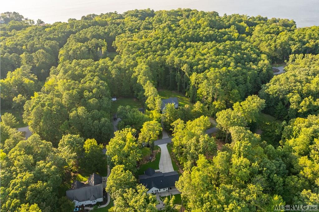 212 River Forest Dr