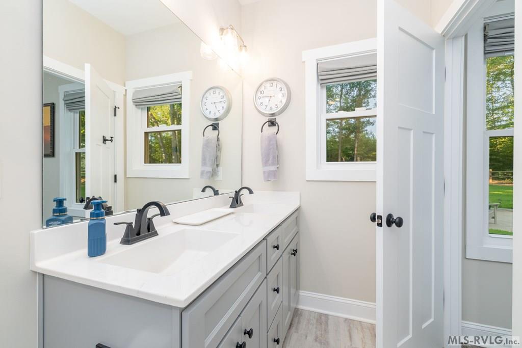212 River Forest Dr