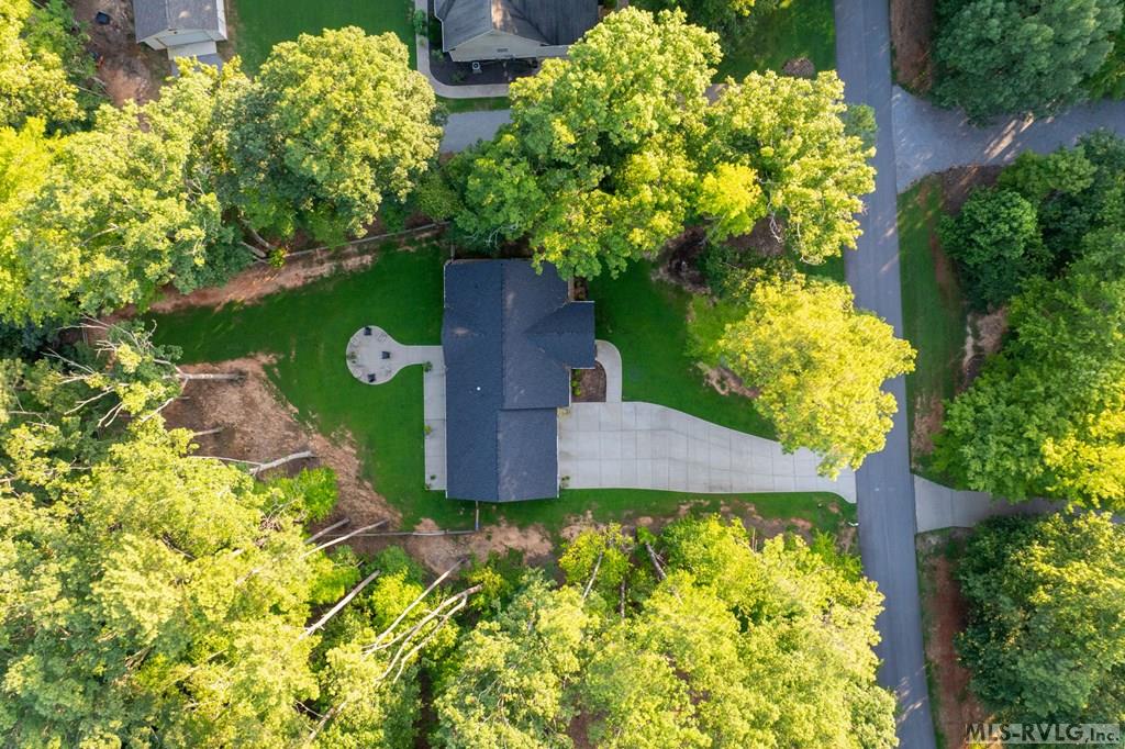 212 River Forest Dr