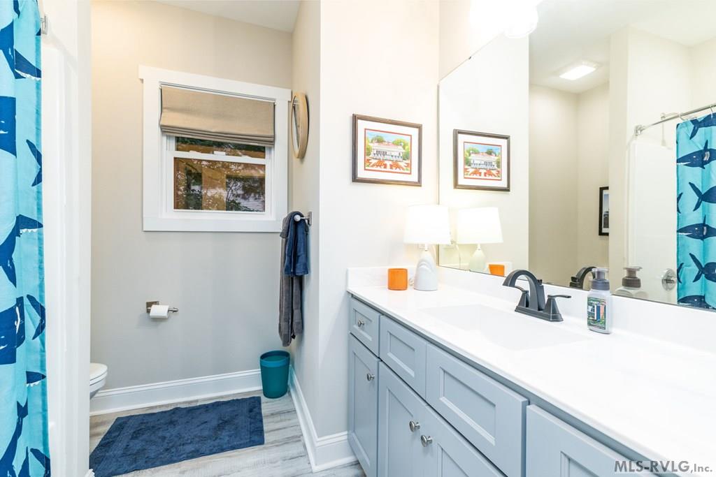 212 River Forest Dr