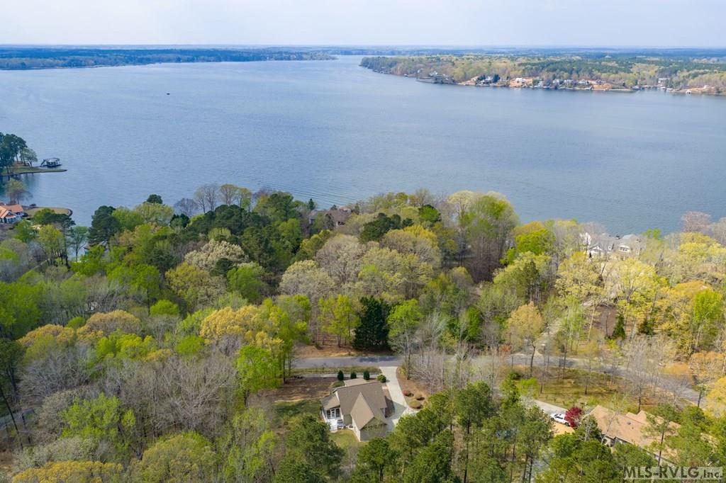 323 River Forest Dr.
