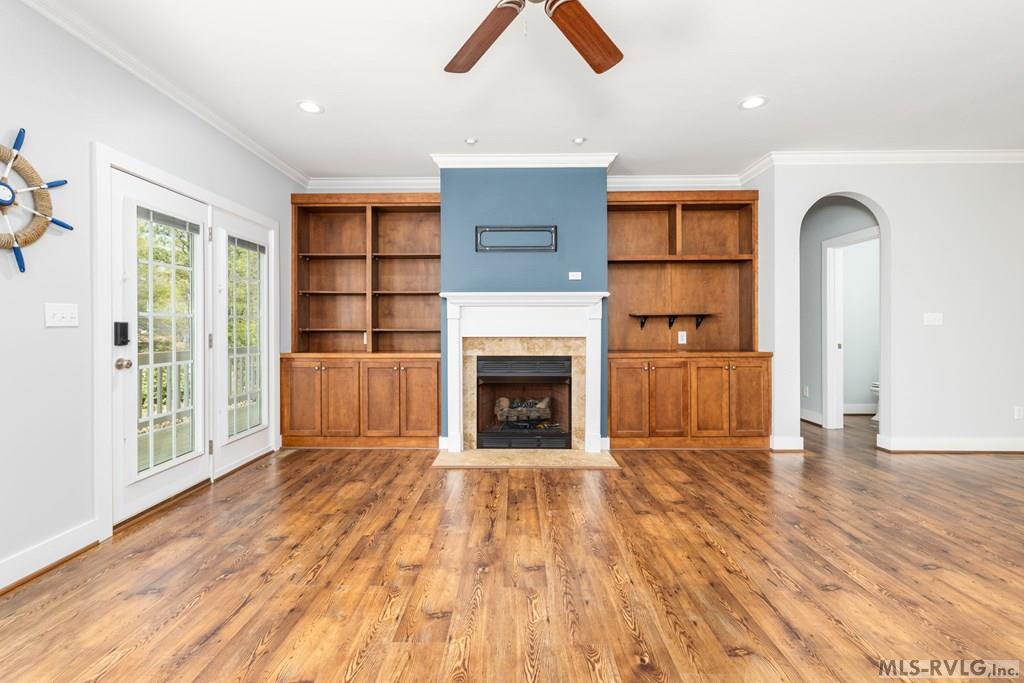 323 River Forest Dr.