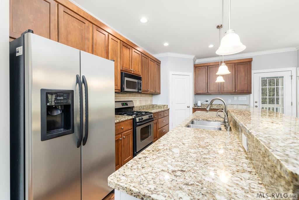 323 River Forest Dr.