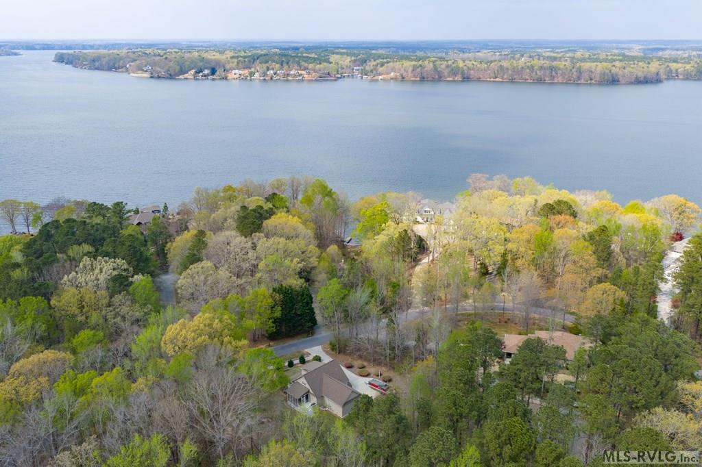323 River Forest Dr.