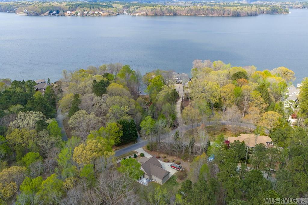 323 River Forest Dr.
