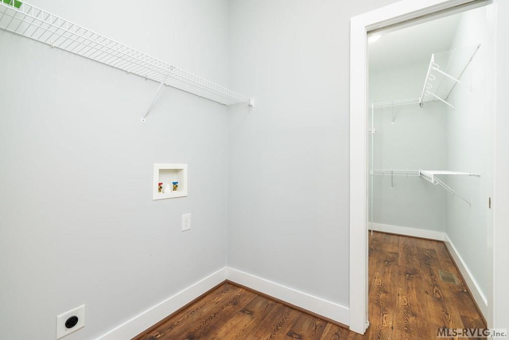 323 River Forest Dr.