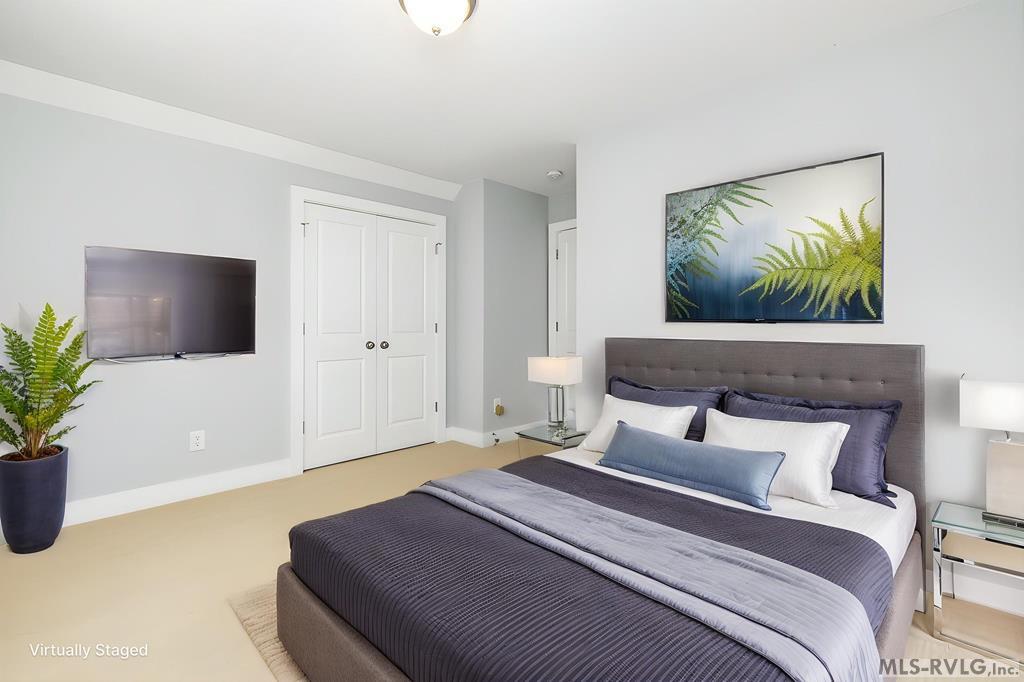 323 River Forest Dr.