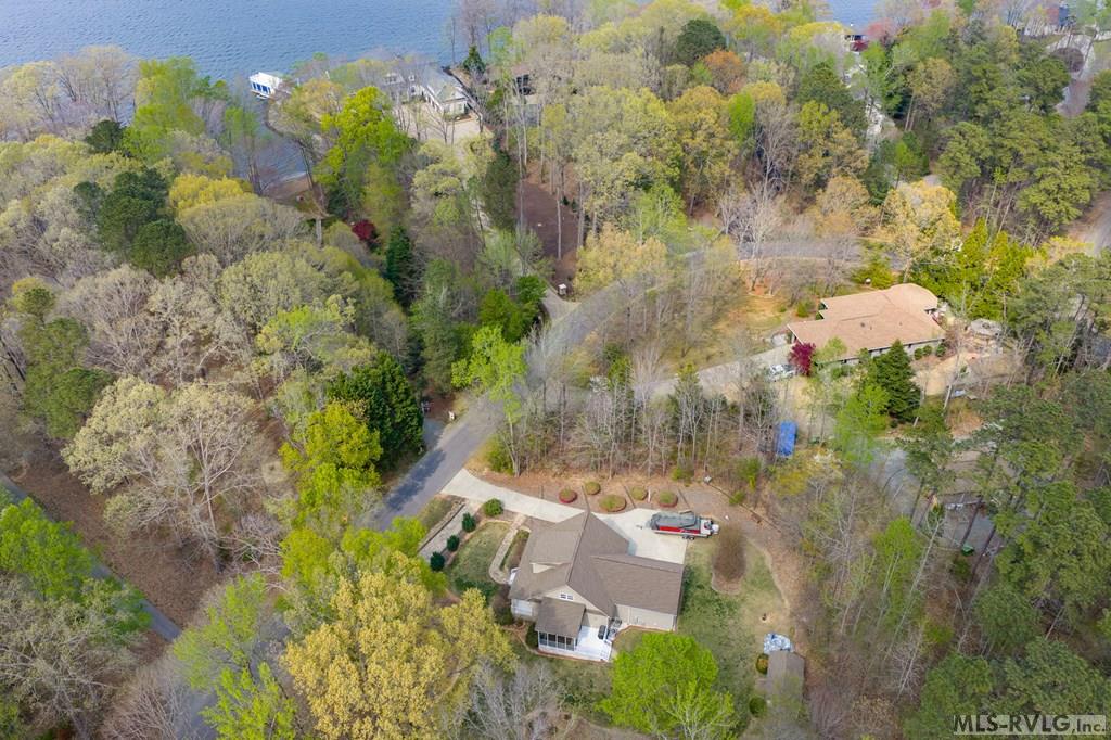 323 River Forest Dr.