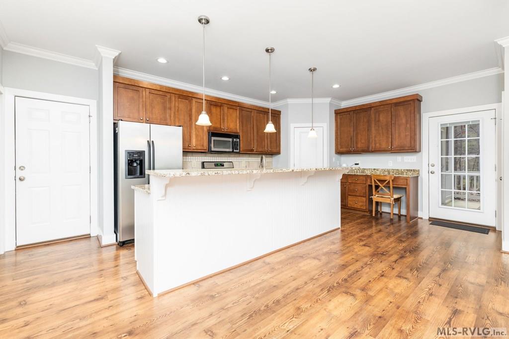 323 River Forest Dr.