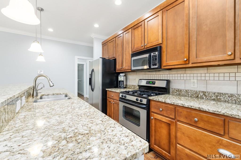 323 River Forest Dr.