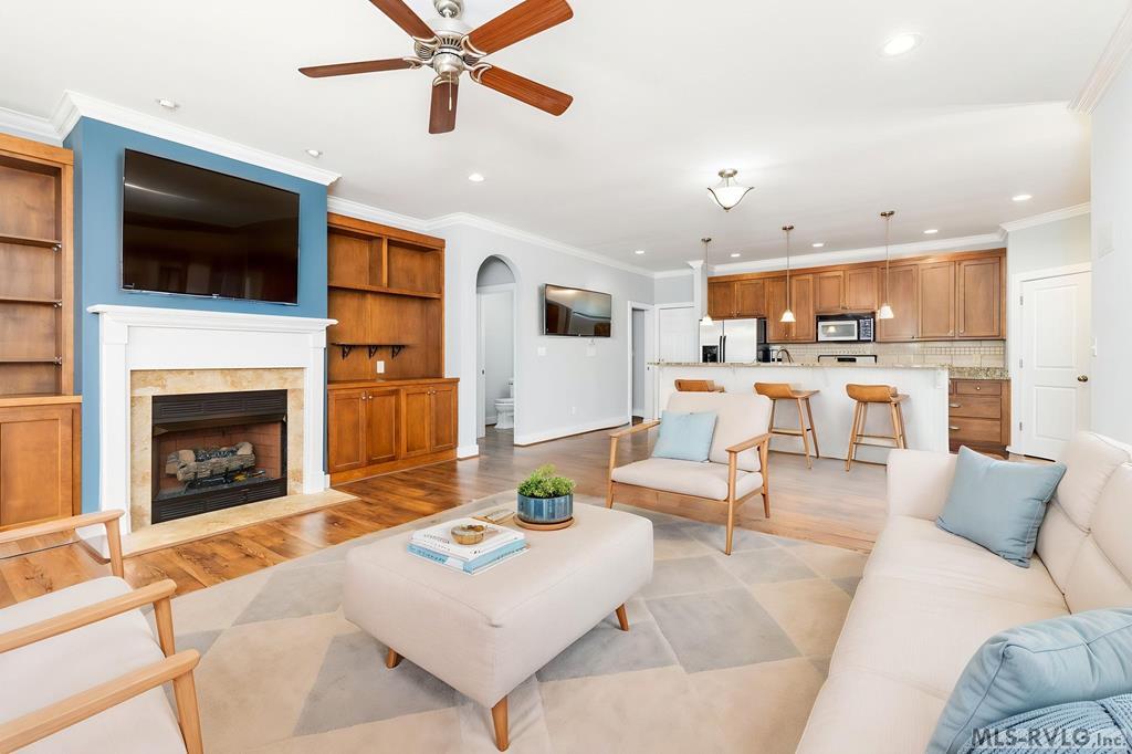 323 River Forest Dr.