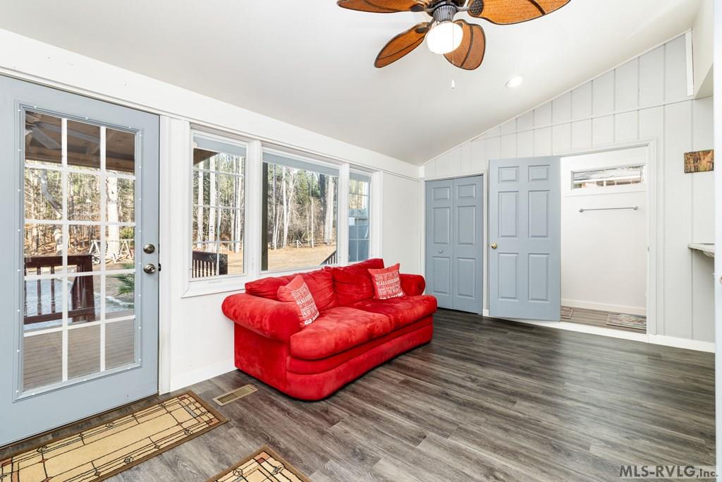 106 W Lizard Bay Drive