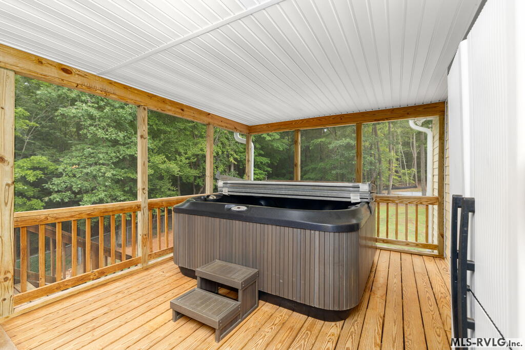 137 Jamestown Ln.