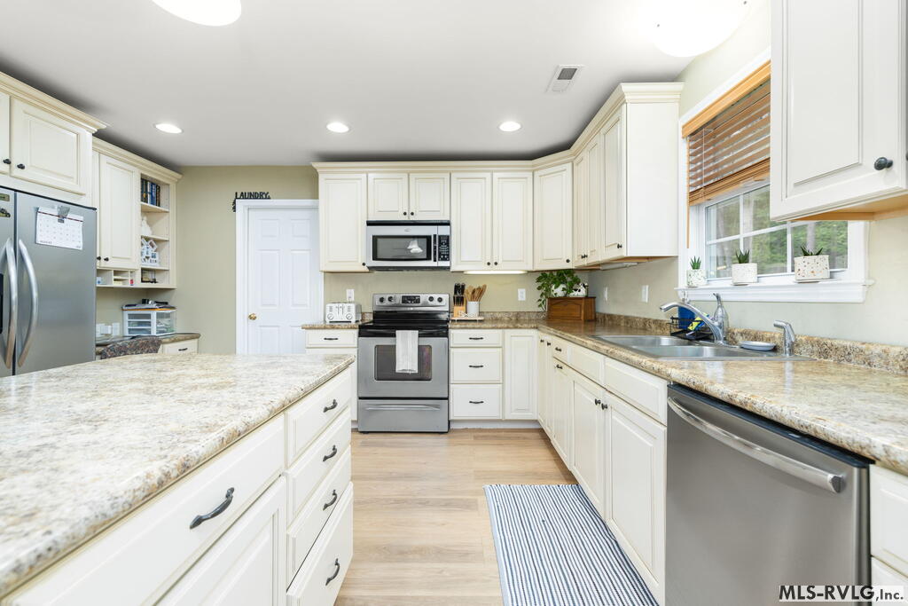 137 Jamestown Ln.