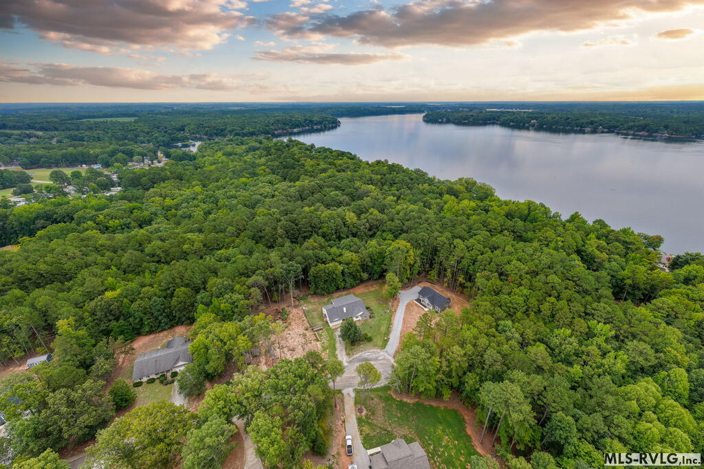 137 Jamestown Ln.