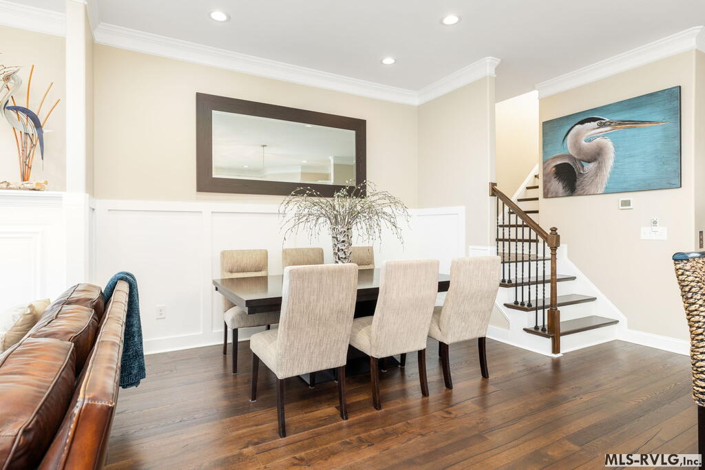 111 Coveside Ct.