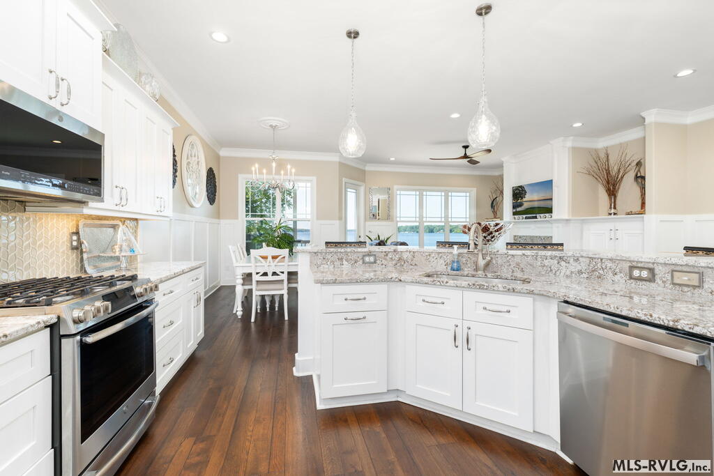111 Coveside Ct.
