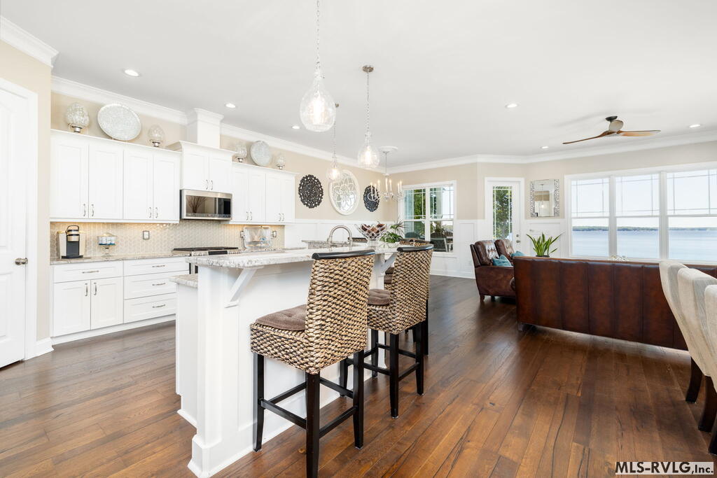 111 Coveside Ct.