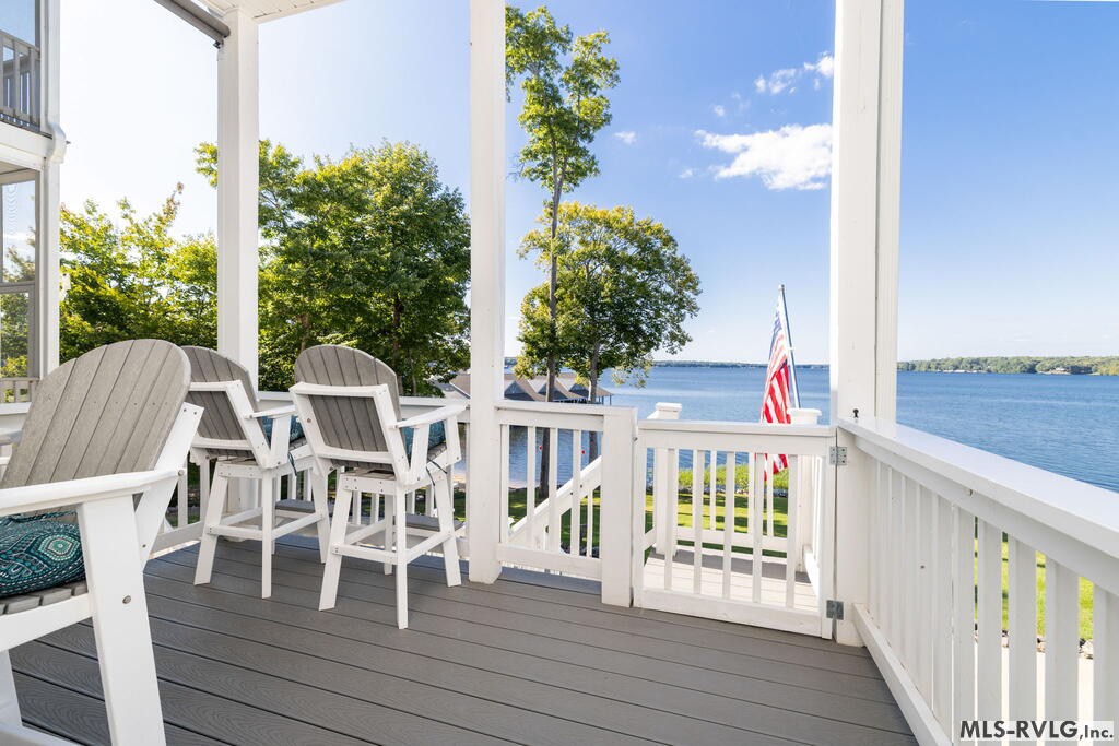 111 Coveside Ct.