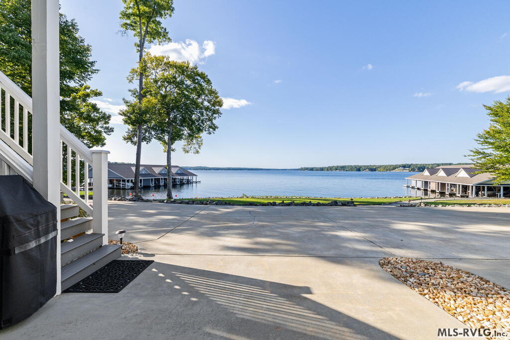 111 Coveside Ct.
