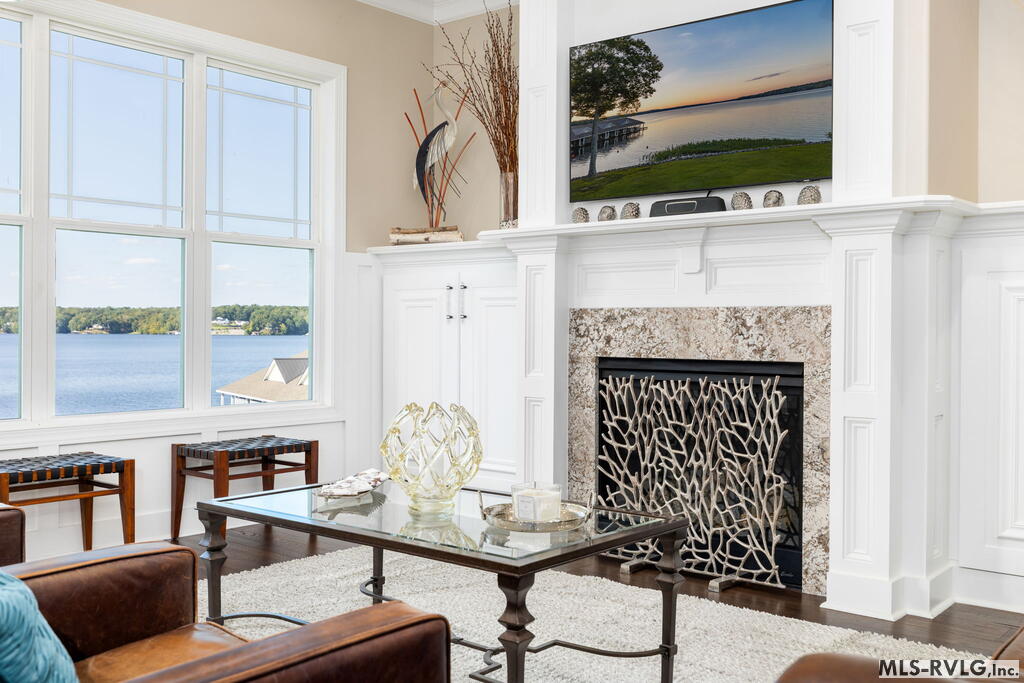 111 Coveside Ct.